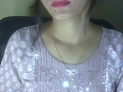 Snapshot of Shezi_N chatting on 05/28/26, 02:03 Shezi N online show from 05/28/26, 02:03