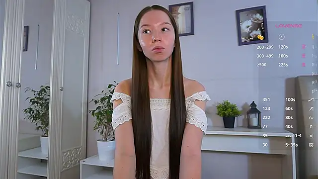 MayaHjelm online show from 11/27/25, 05:42