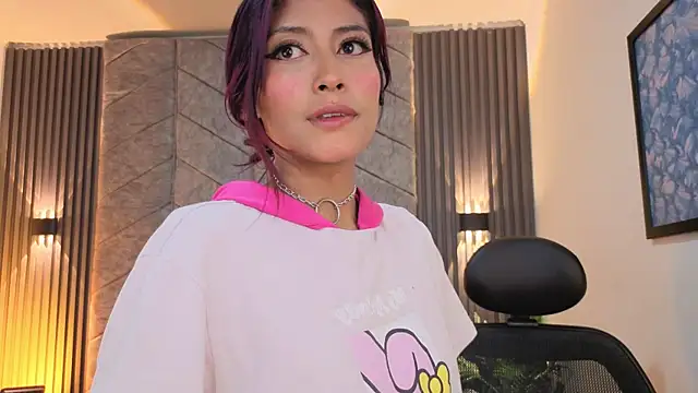 Snapshot of Rynka_ chatting on 11/27/25, 04:47 Rynka online show from 11/27/25, 04:47