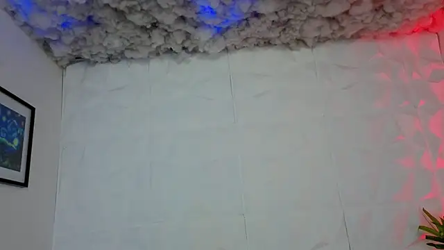 Snapshot of Rynka_ chatting on 11/30/25, 03:32 Rynka online show from 11/30/25, 03:32