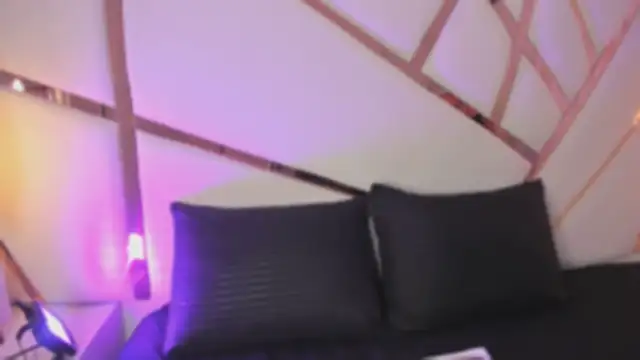 Lily StClair online show from 11/18/25, 11:36