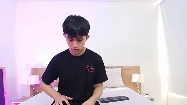 hoot booys  online show from 03/23/26, 08:35