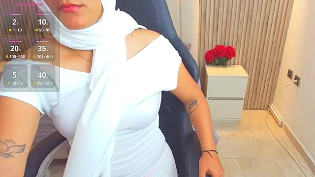Snapshot of Aziz_daud chatting on 10/18/25, 12:17 Aziz daud online show from 10/18/25, 12:17