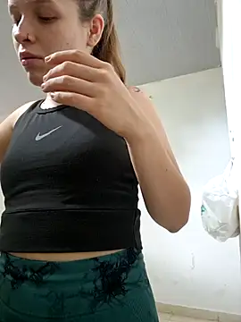 bambiluly online show from 11/04/25, 05:23