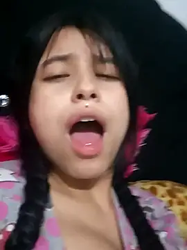 petite coral online show from 01/13/26, 04:18