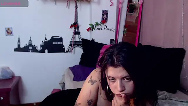 petite coral online show from 03/22/26, 12:25