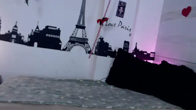 petite coral online show from 04/25/26, 02:58