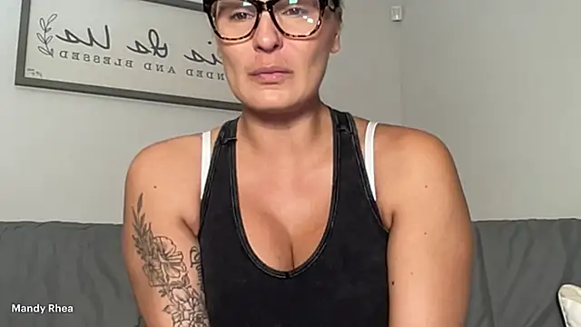 Snapshot of Mandyrheaa chatting on 10/23/25, 10:52 Mandyrheaa online show from 10/23/25, 10:52