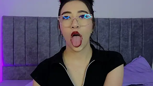 GabbieHill online show from 10/21/25, 07:36