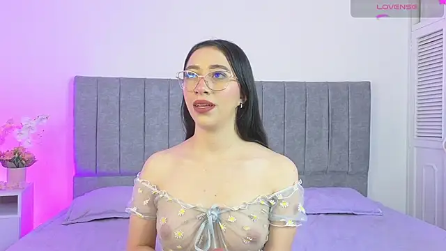 GabbieHill online show from 10/27/25, 07:40