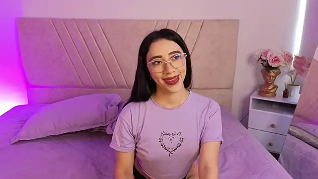 GabbieHill online show from 10/28/25, 08:11