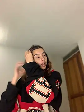 MiaaCute- online show from 02/25/26, 12:42