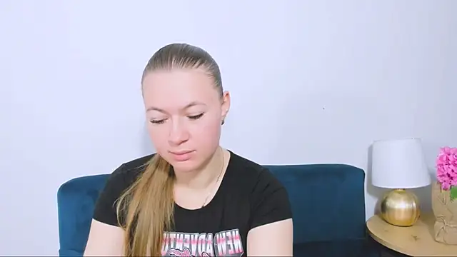 LeaNaughty online show from 11/30/25, 05:11