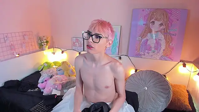 Strawberry Kitty  online show from 11/08/25, 03:50