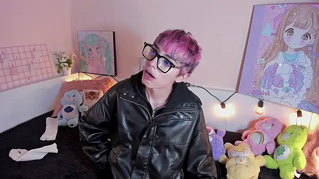 Strawberry Kitty  online show from 11/22/25, 04:11