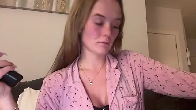 Amberjayxox0 online show from 11/17/25, 05:24