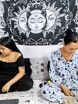 emily n abby online show from 04/18/26, 01:26