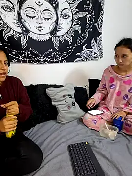 emily n abby online show from 07/17/26, 01:40