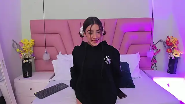 Coral Jhones online show from 12/05/25, 05:38