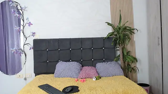 sharon ivanna12 online show from 11/05/25, 07:14