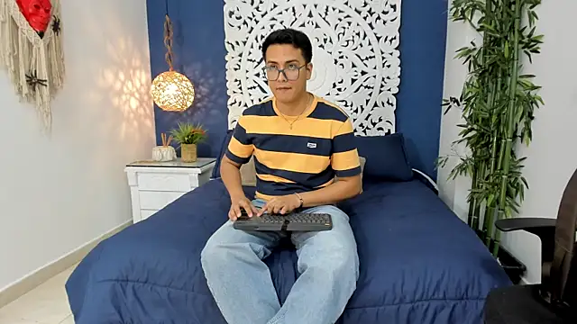 JohnBelRose online show from 10/25/25, 07:41