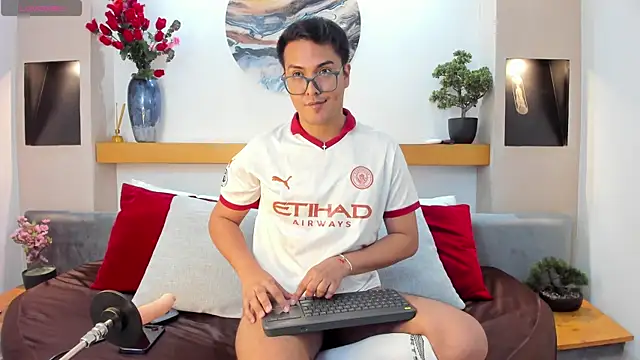 JohnBelRose online show from 12/05/25, 07:43