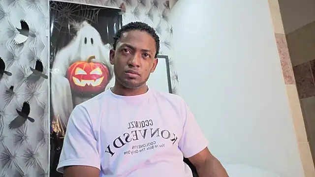 Snapshot of Stevenbrand chatting on 10/17/25, 07:16 Stevenbrand online show from 10/17/25, 07:16