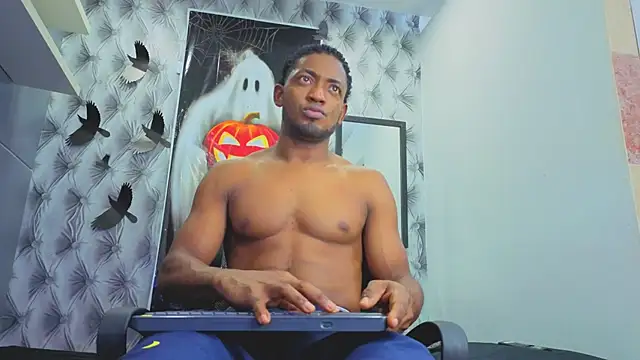 Snapshot of Stevenbrand chatting on 10/25/25, 06:46 Stevenbrand online show from 10/25/25, 06:46