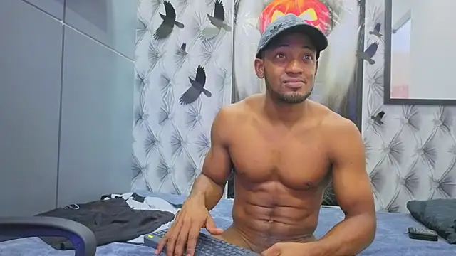 Snapshot of Stevenbrand chatting on 10/28/25, 07:16 Stevenbrand online show from 10/28/25, 07:16