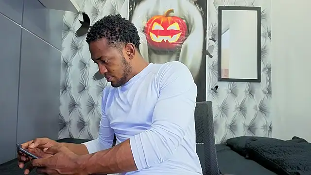 Snapshot of Stevenbrand chatting on 10/30/25, 06:41 Stevenbrand online show from 10/30/25, 06:41