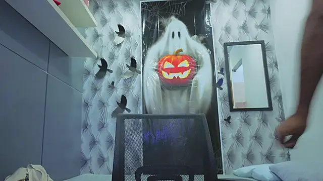 Snapshot of Stevenbrand chatting on 10/31/25, 07:59 Stevenbrand online show from 10/31/25, 07:59