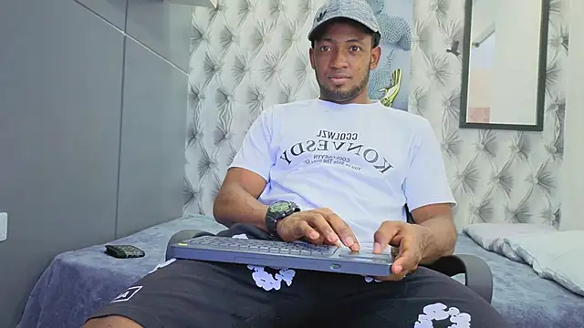 Snapshot of Stevenbrand chatting on 11/01/25, 07:27 Stevenbrand online show from 11/01/25, 07:27