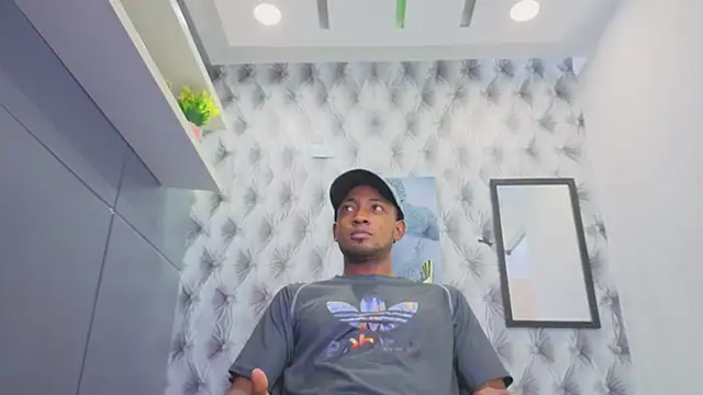 Snapshot of Stevenbrand chatting on 11/13/25, 06:18 Stevenbrand online show from 11/13/25, 06:18