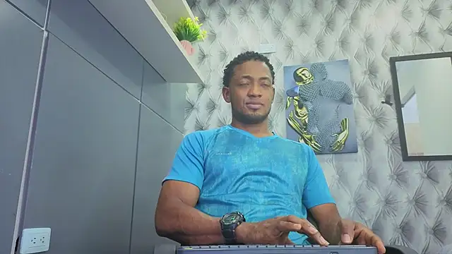 Snapshot of Stevenbrand chatting on 11/15/25, 07:10 Stevenbrand online show from 11/15/25, 07:10