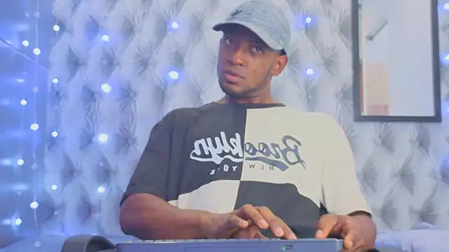 Snapshot of Stevenbrand chatting on 11/28/25, 06:43 Stevenbrand online show from 11/28/25, 06:43