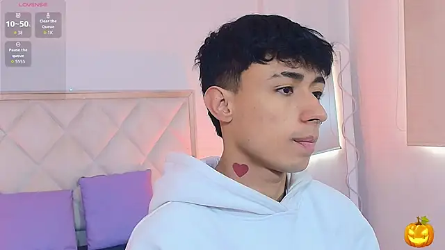 AZIEL TAY online show from 10/30/25, 11:44