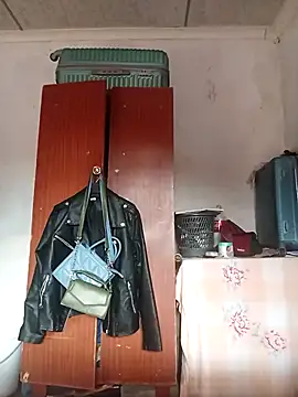 Roronae online show from 11/22/25, 05:17