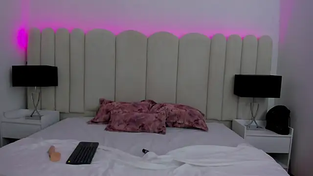 AuraSky  online show from 11/20/25, 06:40