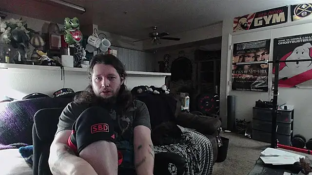 biggerisbetter12 online show from 04/15/26, 09:05