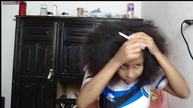 Snapshot of kataleya2021 chatting on 10/30/25, 10:43 kataleya2021 online show from 10/30/25, 10:43