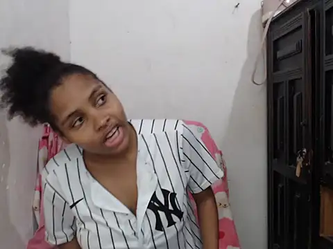 Snapshot of kataleya2021 chatting on 12/04/25, 11:57 kataleya2021 online show from 12/04/25, 11:57