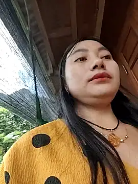 Snapshot of Sinhlinh2020 chatting on 10/21/25, 03:51 Sinhlinh2020 online show from 10/21/25, 03:51