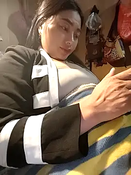 Snapshot of Sinhlinh2020 chatting on 10/24/25, 02:13 Sinhlinh2020 online show from 10/24/25, 02:13