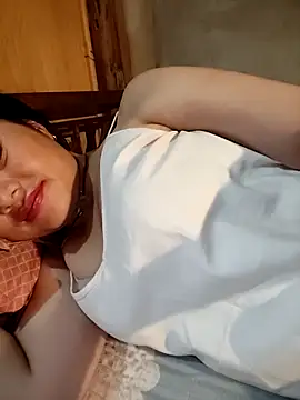 Snapshot of Sinhlinh2020 chatting on 10/27/25, 03:16 Sinhlinh2020 online show from 10/27/25, 03:16