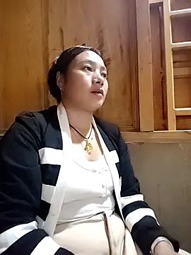 Snapshot of Sinhlinh2020 chatting on 11/02/25, 11:56 Sinhlinh2020 online show from 11/02/25, 11:56