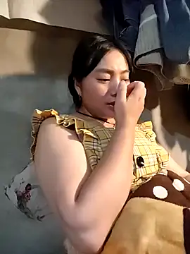 Snapshot of Sinhlinh2020 chatting on 11/05/25, 01:44 Sinhlinh2020 online show from 11/05/25, 01:44