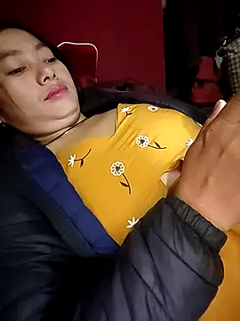 Snapshot of Sinhlinh2020 chatting on 11/19/25, 10:43 Sinhlinh2020 online show from 11/19/25, 10:43