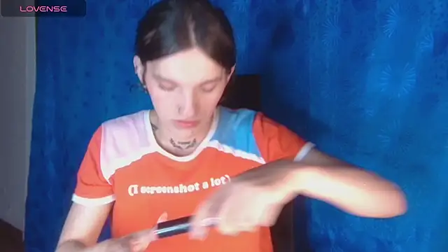 Scarlett crastrawberry online show from 10/30/25, 10:10