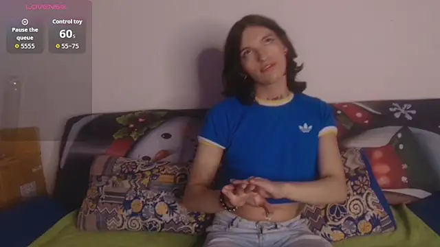 Scarlett crastrawberry online show from 11/18/25, 11:59