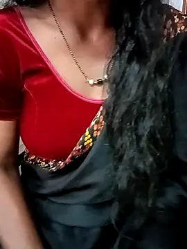 Snapshot of Sravya__ chatting on 10/26/25, 06:30 Sravya online show from 10/26/25, 06:30